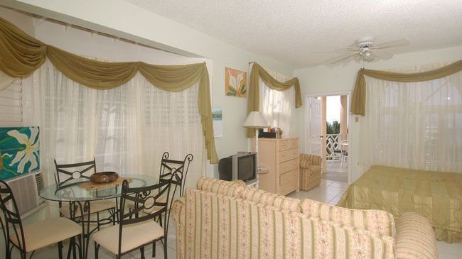 אוצ'ו ריוס Paradise Columbus Heights Apartments מסעדה תמונה